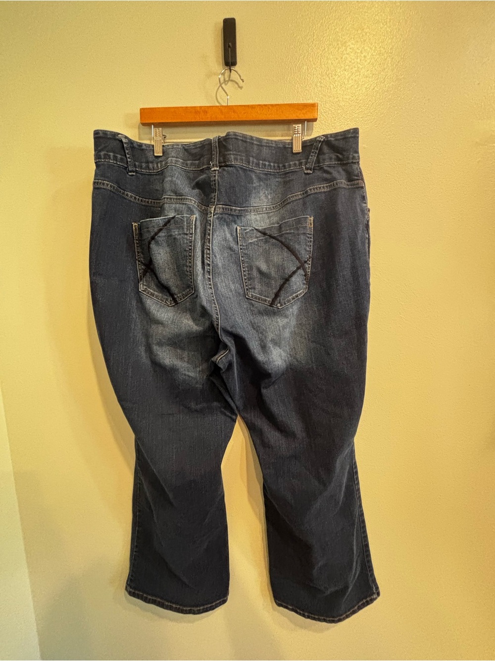 Lane Bryant 24P distressed Dark Wash Women’s Jeans - Classic Straight Leg - Picture 2 of 7